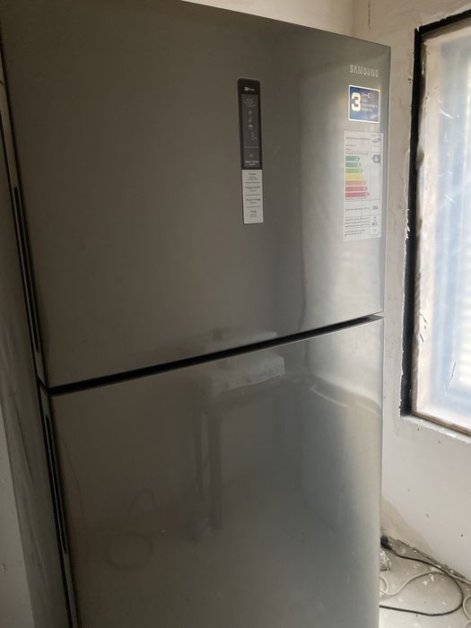 Срочно!!!Холодильник Самсунг смарт в чудовому стані