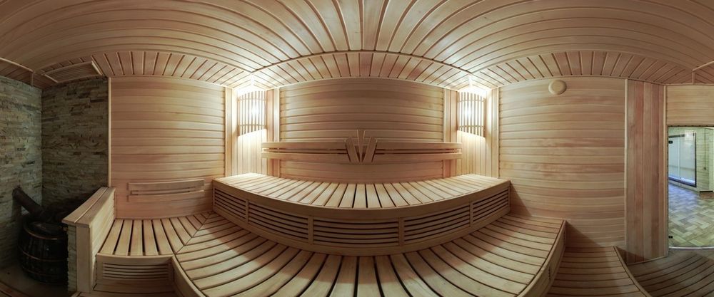 Будинок подобово з басейном, сауною та чан джакузі.