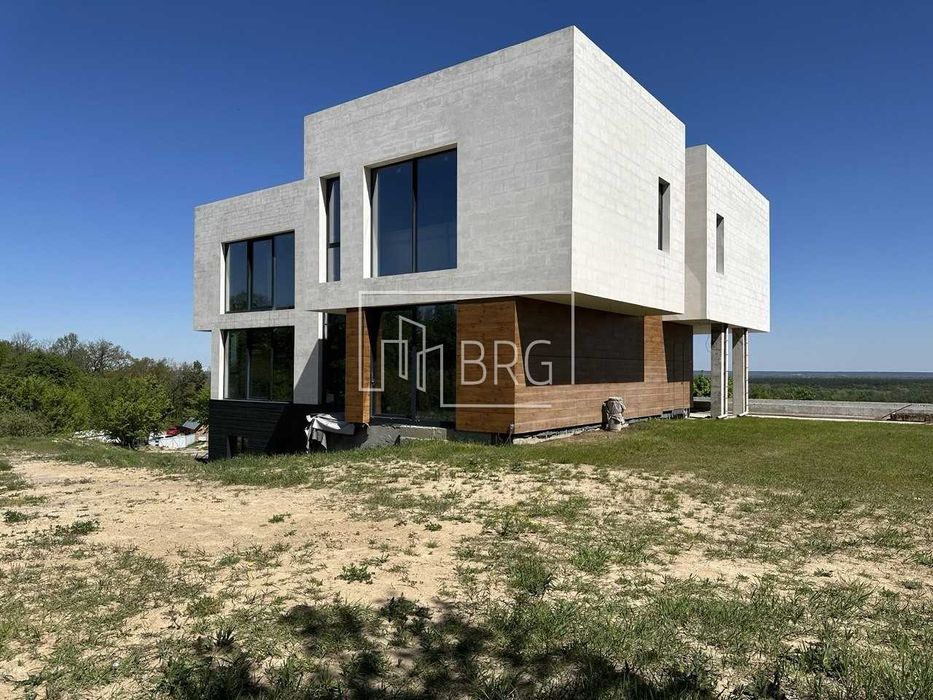 Современный дом с бассейном на террасе 74 сотки Лесники без комиссии