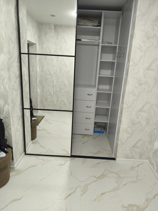 Здається 1 к квартира 42 кВ.м.