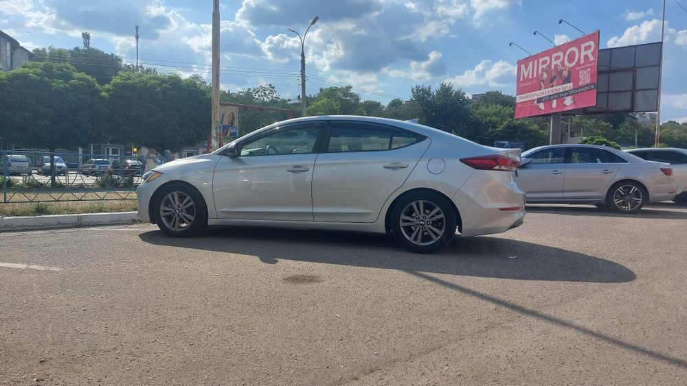 Hyundai Elantra 2018 рік.