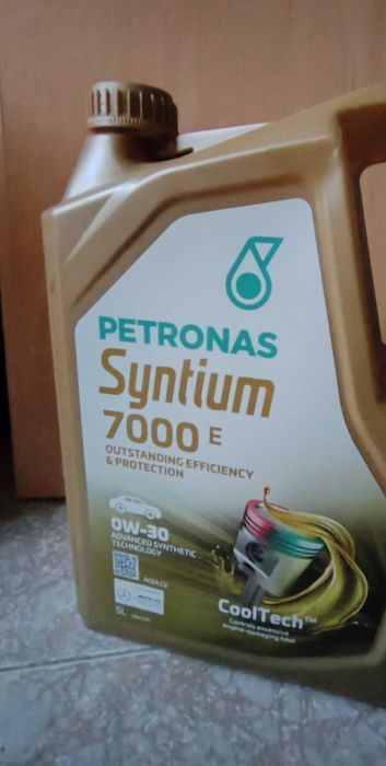2,5 Litro óleo 0w30 sintético motor diesel e gasolina PETRONAS Syntium