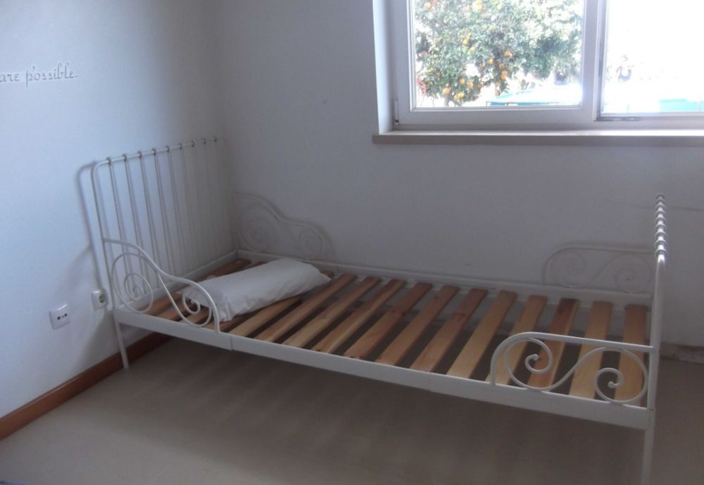 Cama de ferro de cor branca de  criança -  Ikea