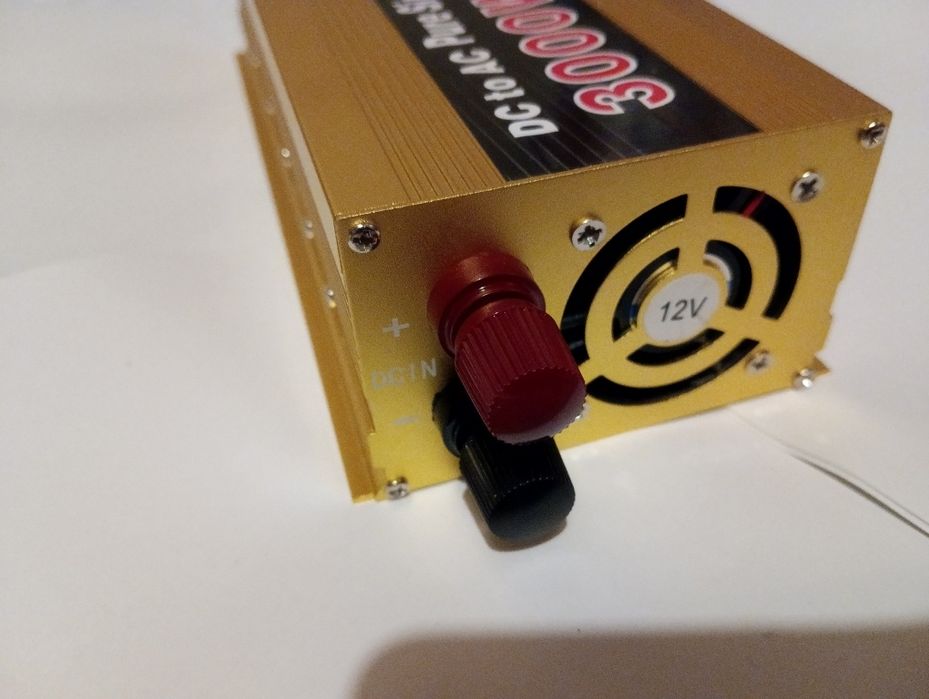 Инвертор 12В в 220В. 3000W. Чистый синус (Pure Sine Wave). Новый