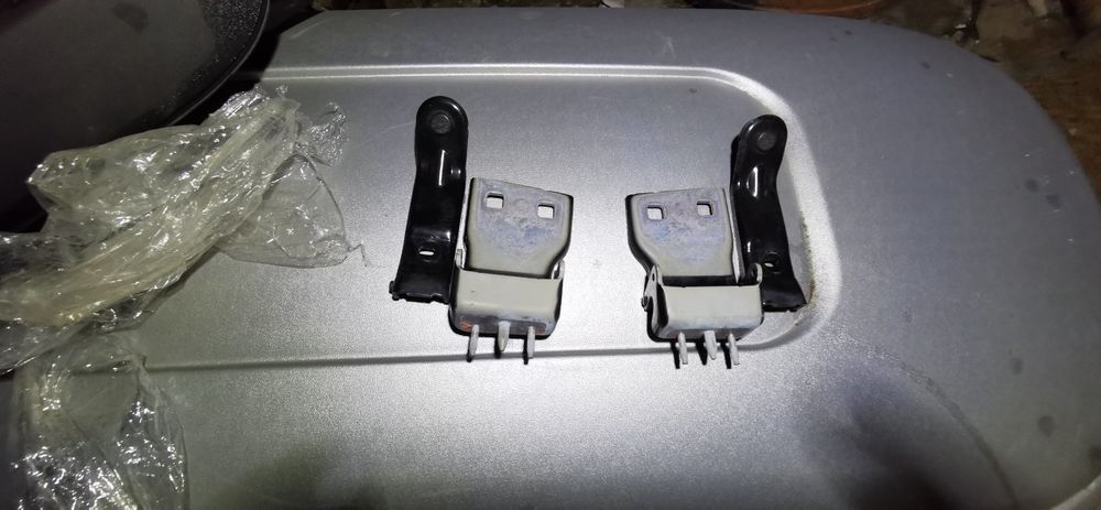 Петлі кришки багажника Citroen grand c4 picasso 1