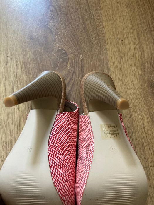 Buty na obcasie r37 nowe