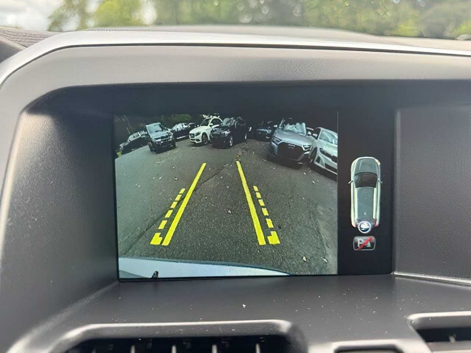 Volvo XC60      2016