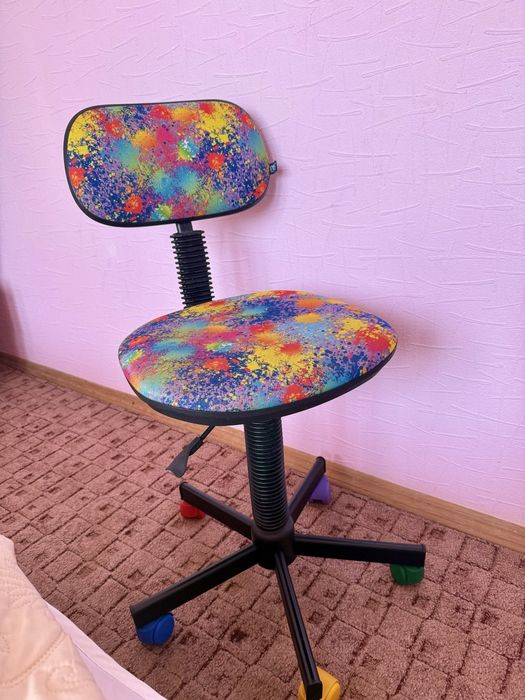 Компʼютерний стільчик Nowy Styl Bambo GTS SPR-01