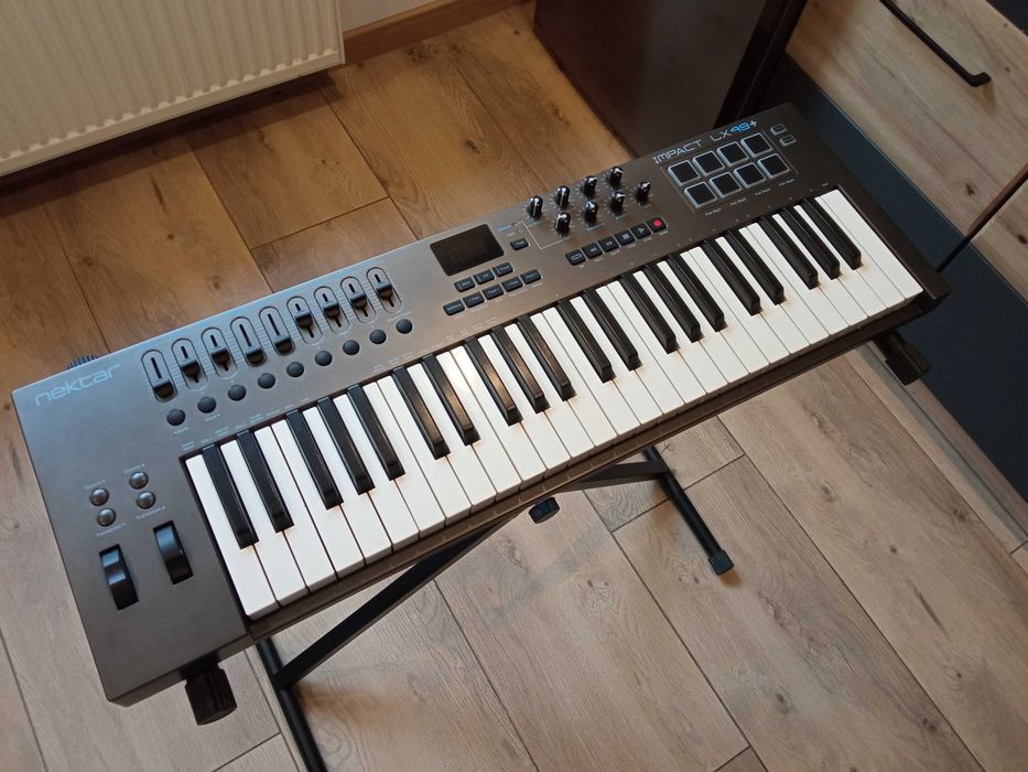 Nektar Impact LX49+ ze stojakiem + kabel USB | Kontroler MIDI 49 klawiszy