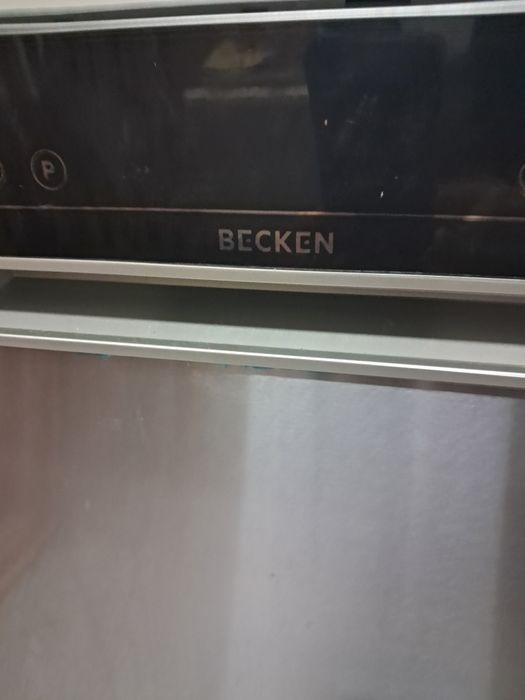 Maquina de lavar loiça de 12 conjuntos.