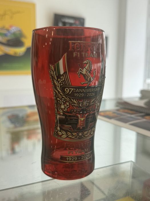 Copo Ferrari para amantes, novo a estrear.