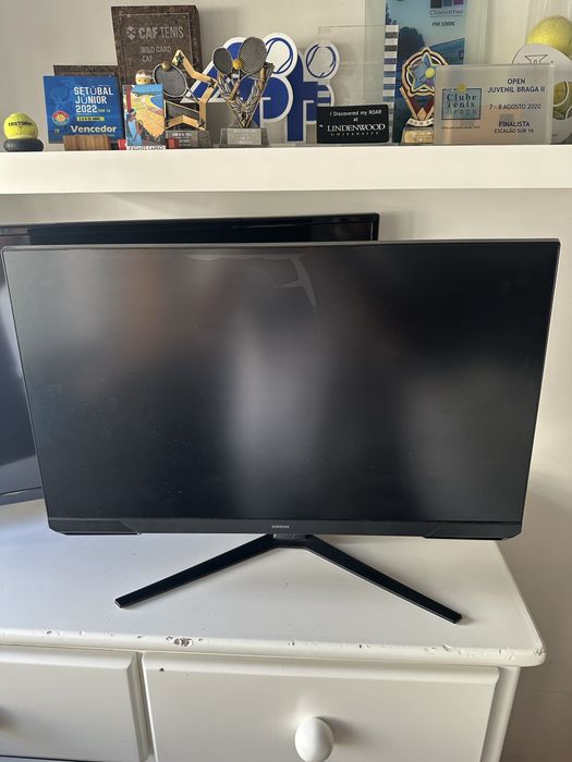 Samsung Odyssey G3 27” Gaming Monitor – Para Peças / Ecrã Partido