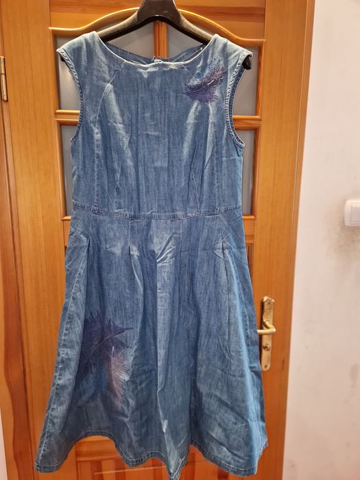 EDC by Esprit kolejna jeansowa sukienka letnia z haftem  rozmiar 42