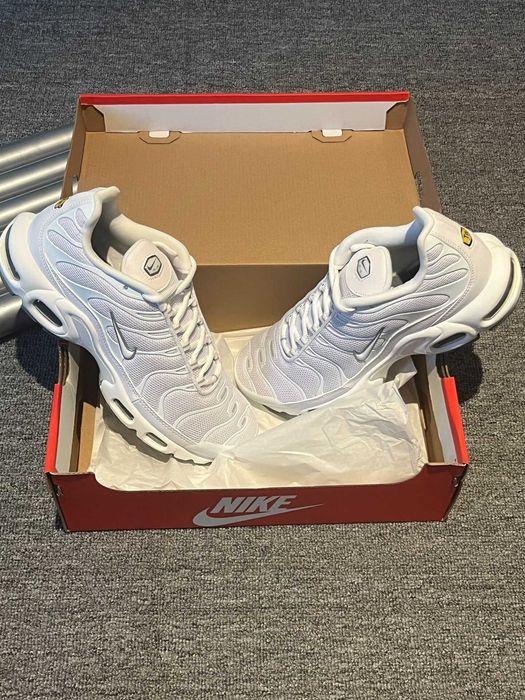 Air Max TN Plus White R.40