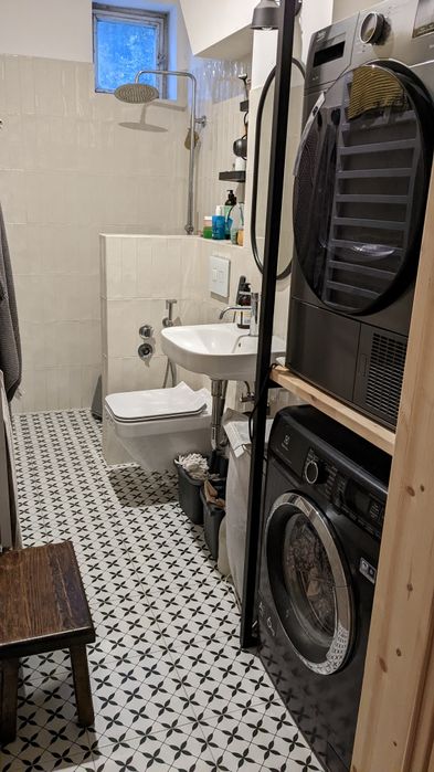 Sprzedam mieszkanie 60m2 na parterze + strych, 2 piwnice i ogródek