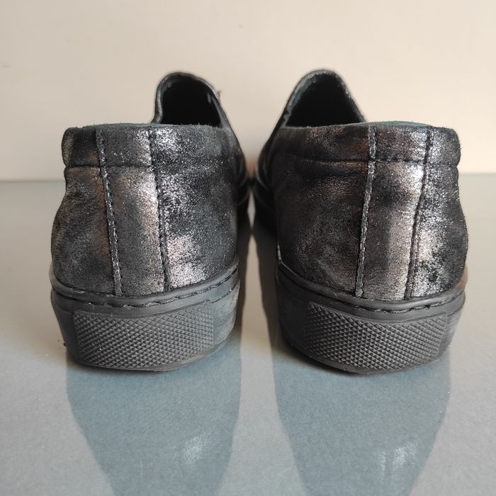 Buty Carinii – skóra naturalna – rozmiar 40 – slip-on