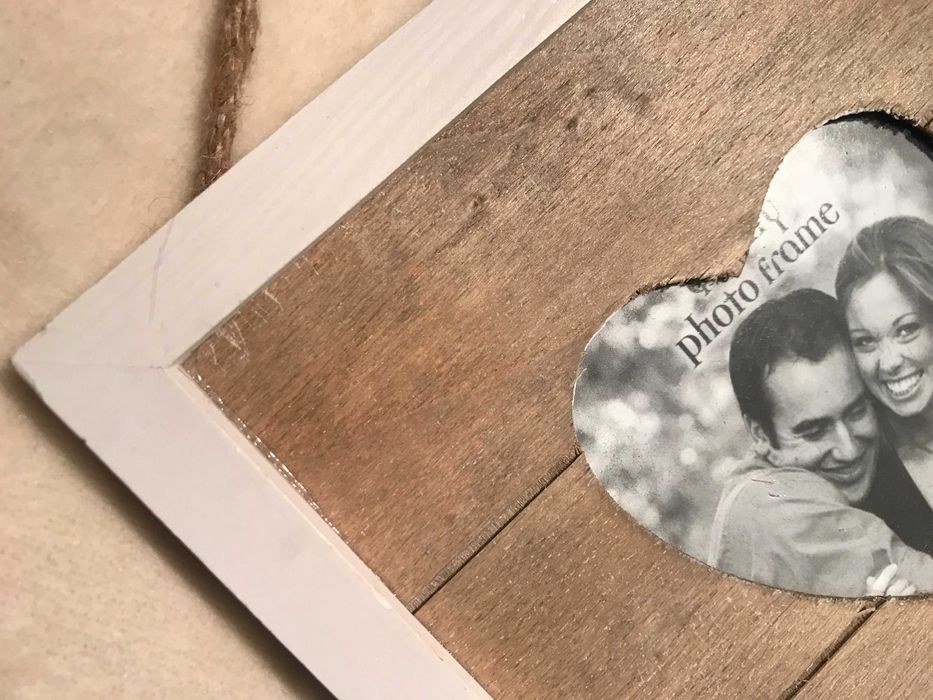 дерев'яна  квадратна, цікава, рамочка для фотографії