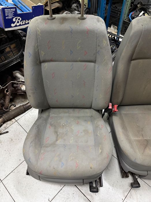 Volkswagen Caddy 2K 2006 bancos