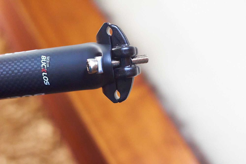 Espigao selim carbono – 31.6 mm / 400 mm