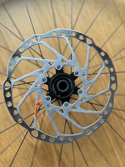 Rodas Bontrager Line TLR 30 Boost com discos + 2 pneus