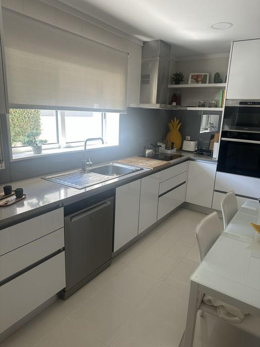 Cozinha branca lacada com eletrodomesticos - pronto a entregar e com entregas grátis