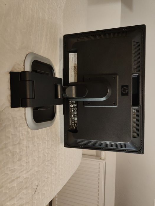 HP monitor 22” | regulacja wysokości | DVI VGA | do biura