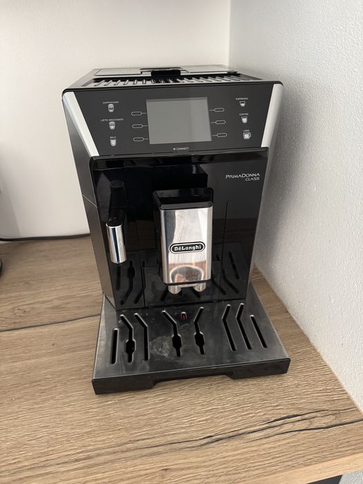 DeLonghi PrimaDonna Class ECAM550.65.SB