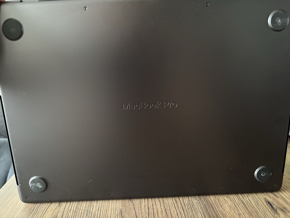 Nowy Macbook Pro