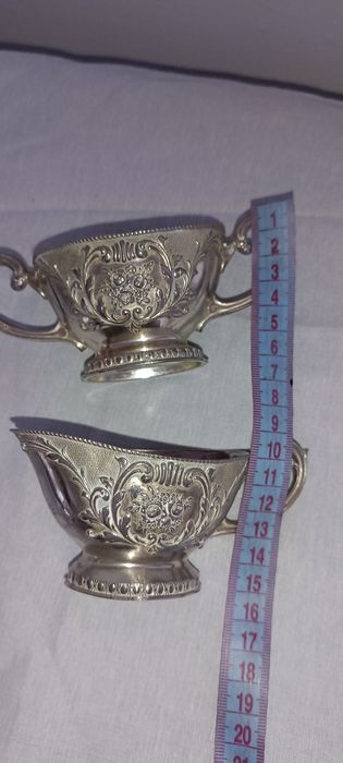 Zestaw tacka , cukiernica i mleczik