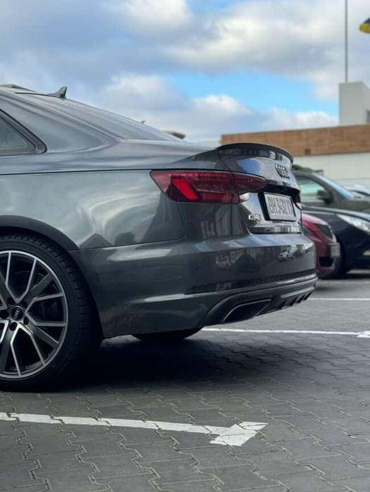 Audi A4B9 Prestige S-Line