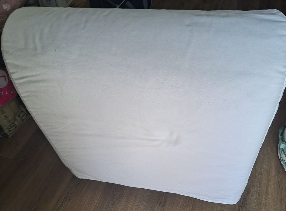 Sofá cama individual com capa