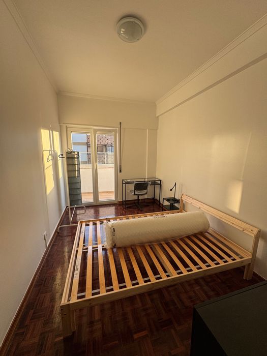Quartos com varanda em Almada