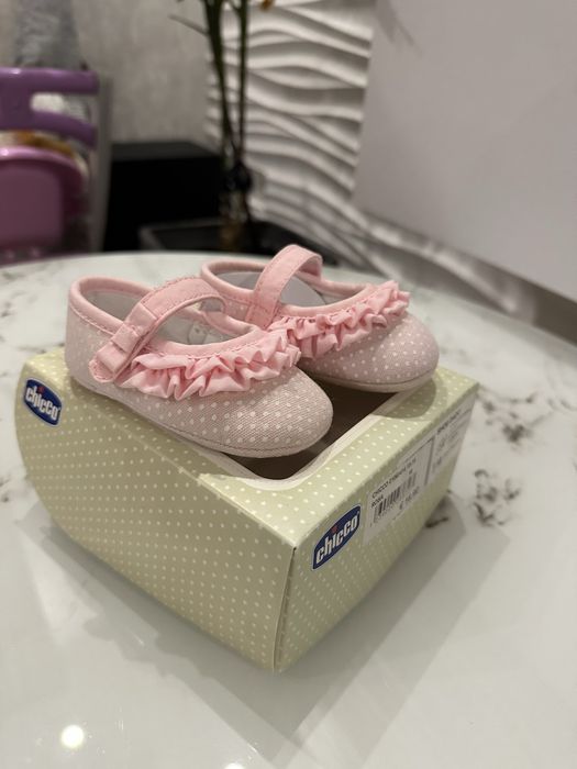 Пінетки Chicco нові