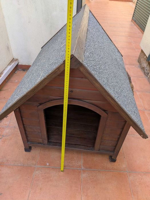 Casota de madeira para cão