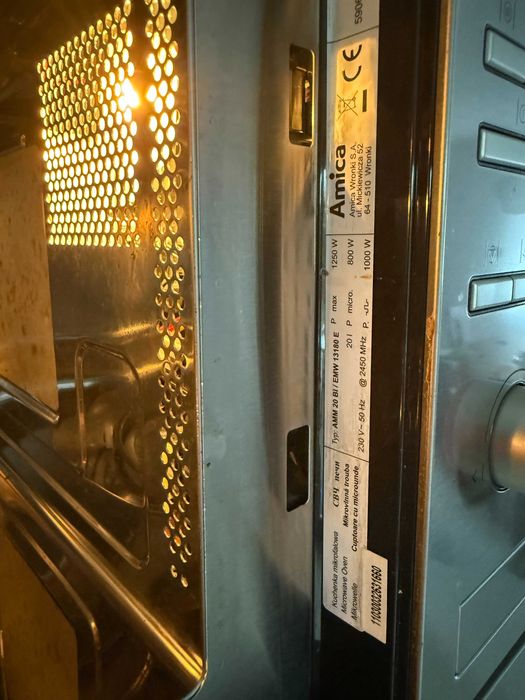 Sprzedam kuchenkę mikrofalowa pod zabudowę Amica EMW 13180e