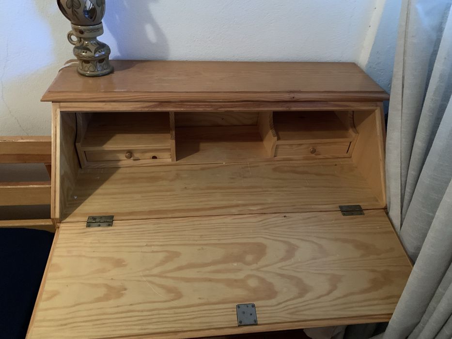 Escrivanilha  de madeira