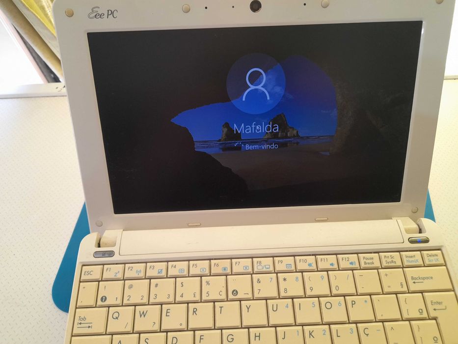 portatil muito bonito para estudar ou trabalhar, como novo.