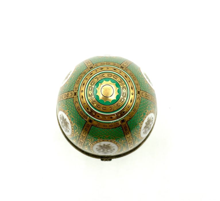 Grande ovo estilo Fabergé antigo