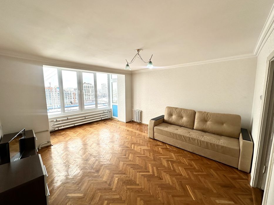 Простора 3 кімнатна квартира на оренду