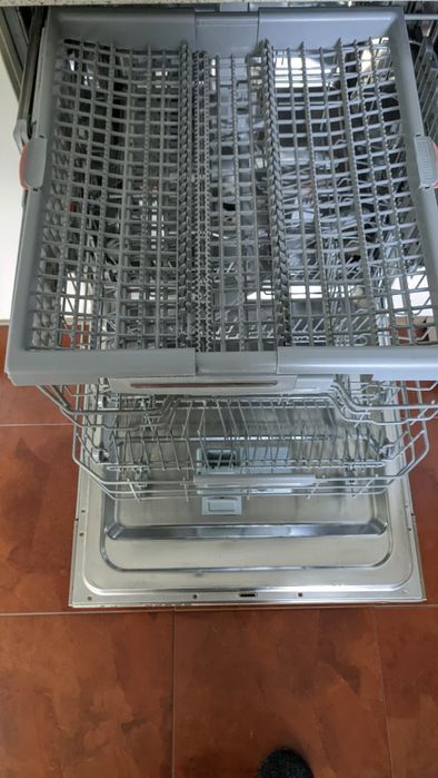 Посудомийна машина Hotpoint-Ariston (повнорозмірна 60см)