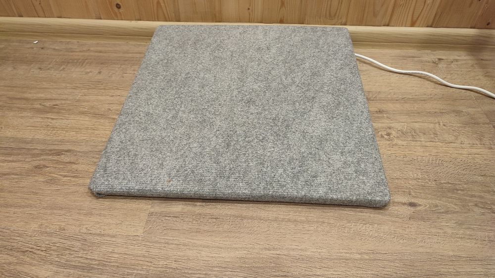 Греющий коврик (на фанере) для кота или собаки