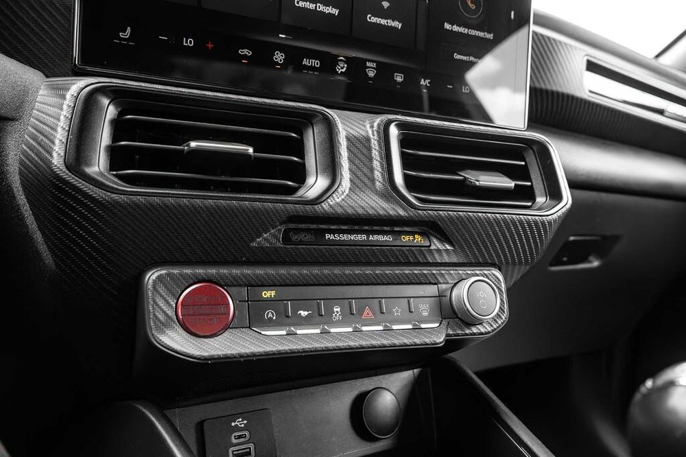Ford Mustang      2026