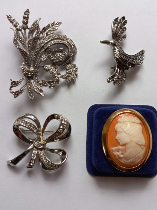 Eleganckie broszki (4 sztuki) - stylizowane, bardzo ładne