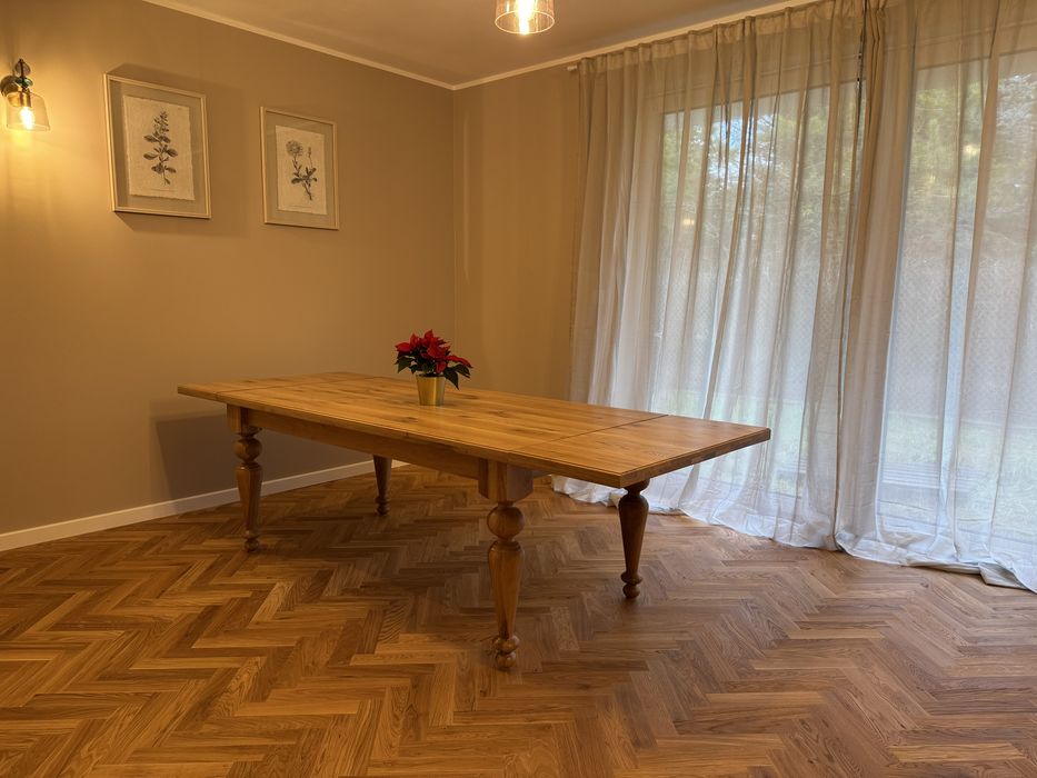 Stół dębowy, toczone nogi, nowy