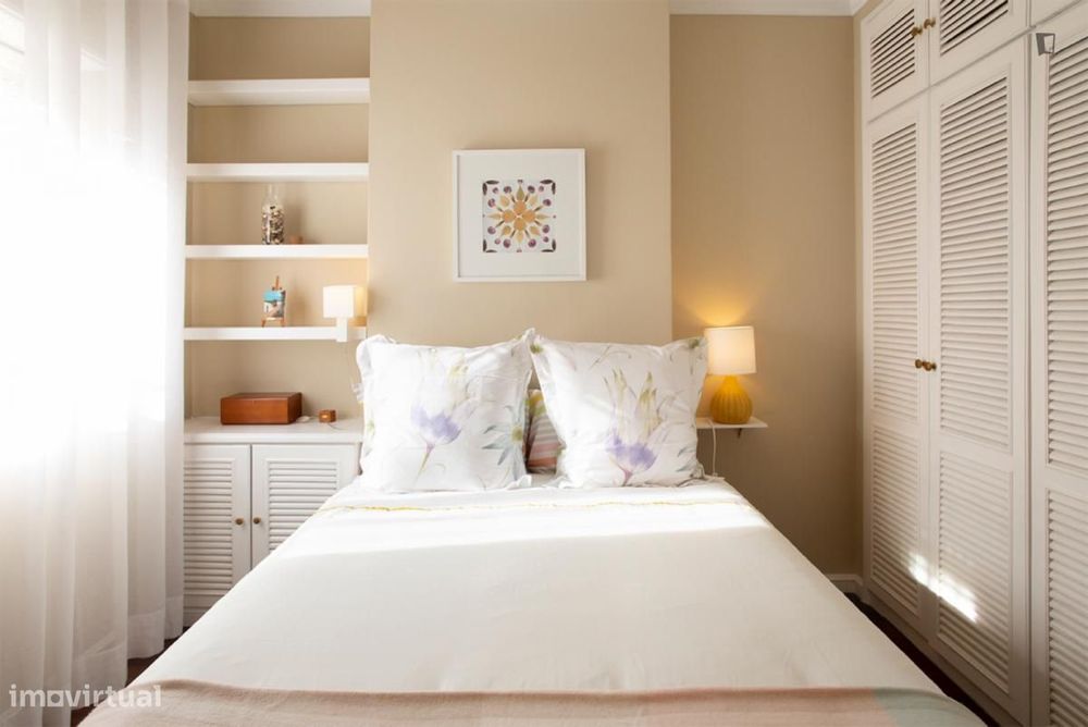 Apartamento com 1 quartos - localizado em Campolide Lisbon