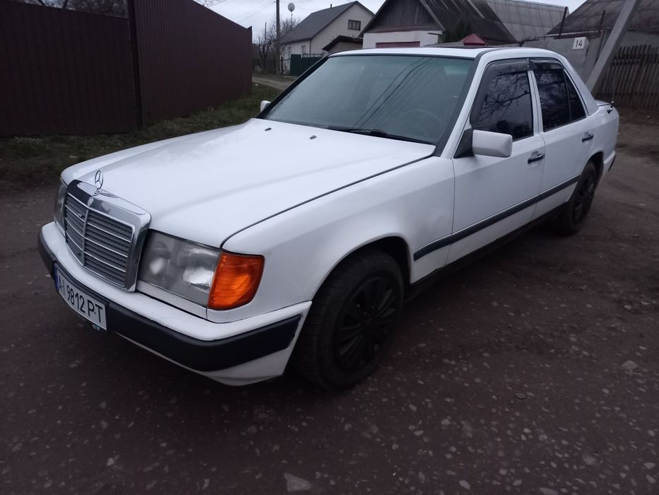 Mercedes-Benz E 124 260 (avtomat)