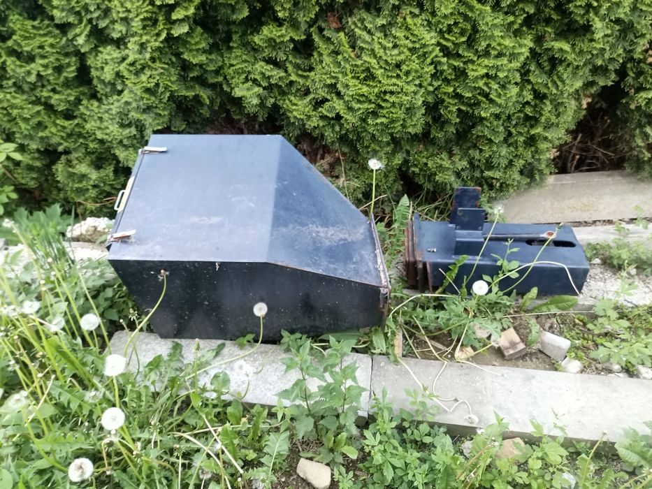 Podajnik z zasobnikiem na ekogroszek