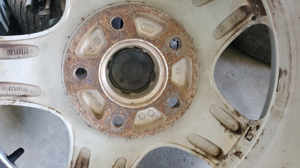 Комплект дисків з резиною