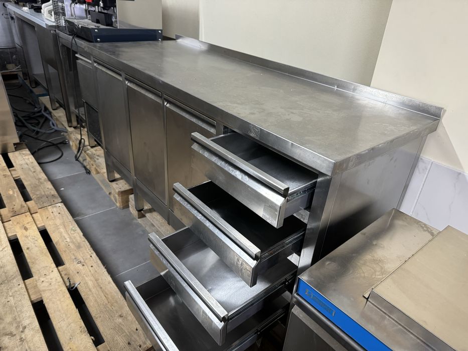 Bancada com deposito para pão etc  e gavetas / escaparate inox