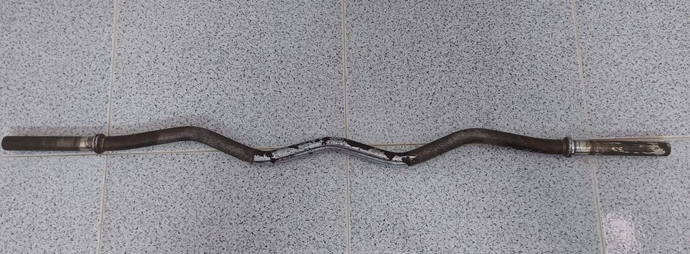 Barra curva de musculação